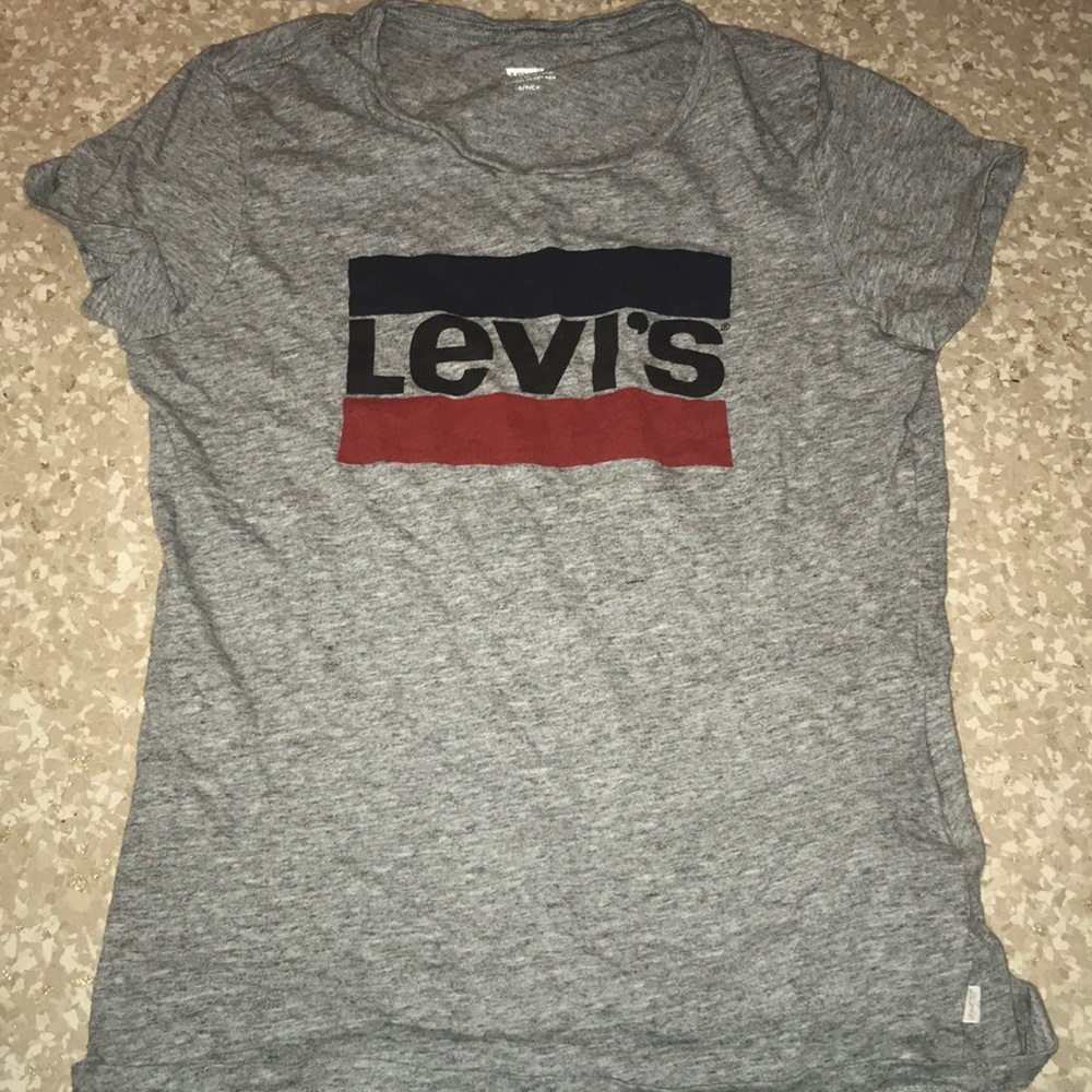Cute Levi’s Jeans Tshirt